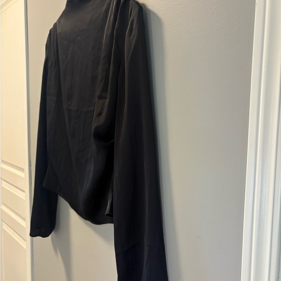 H&M Classic Black Long Sleeved Shirt in Size Small - Picture 3 of 11